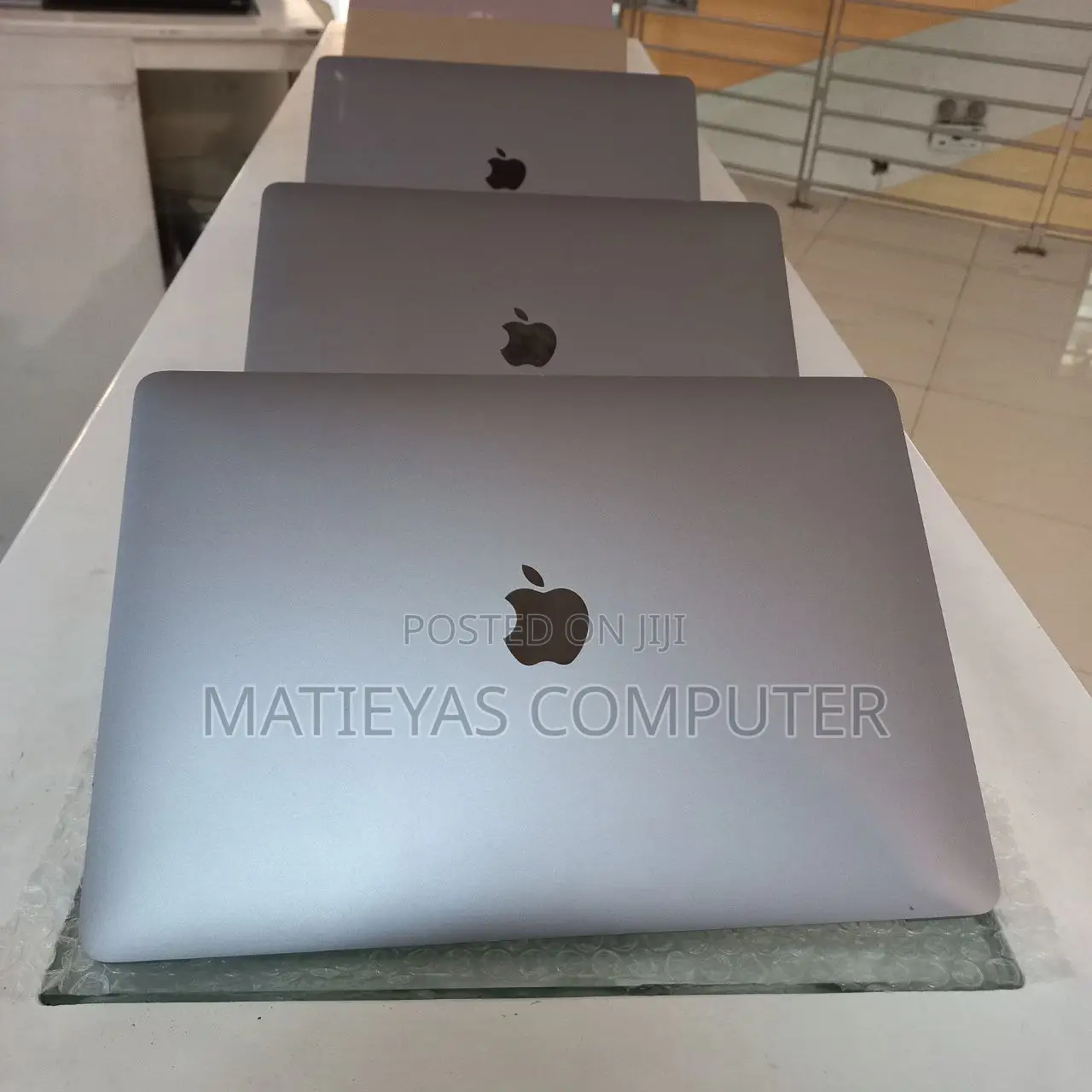 New Laptop Apple MacBook Pro 2017 16GB Intel Core I5 SSD 512GB