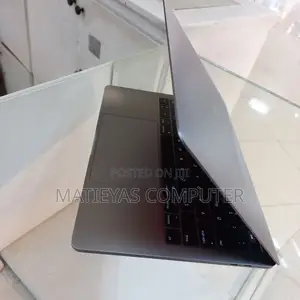 New Laptop Apple MacBook Pro 2017 16GB Intel Core I5 SSD 512GB