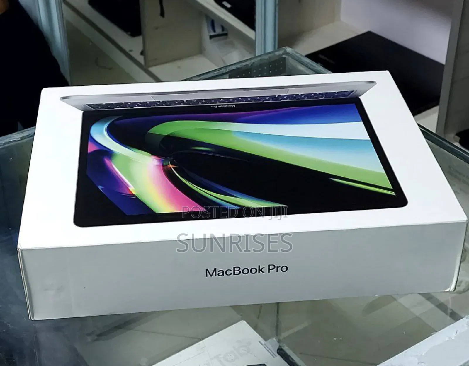 New Laptop Apple MacBook Pro M1 8GB Apple M1 SSD 256GB