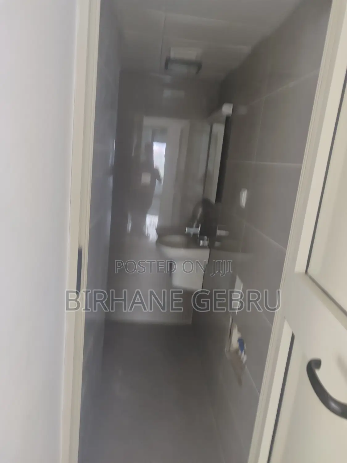 Luxury Apartiment for Office Rent