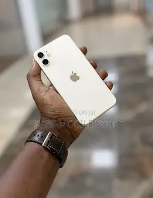 Photo - Apple iPhone 11 128 GB Silver