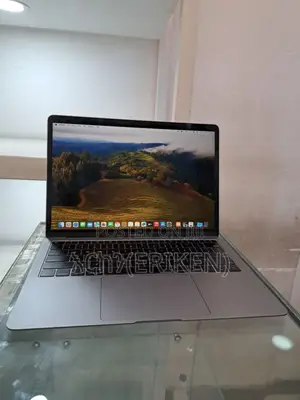 New Laptop Apple MacBook Air 2019 8GB Intel Core I5 SSD 128GB