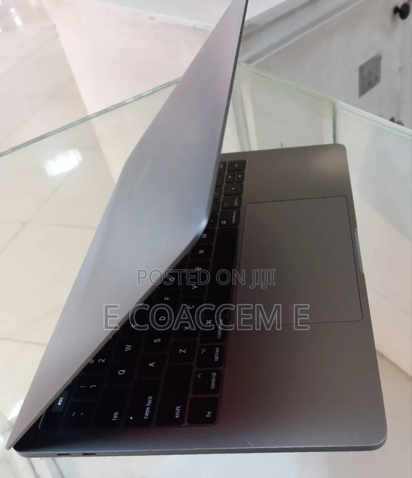 New Laptop Apple MacBook 8GB Intel Core I5 SSD 256GB