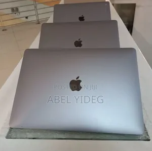 New Laptop Apple MacBook Pro 2017 8GB Intel Core I5 SSD 256GB