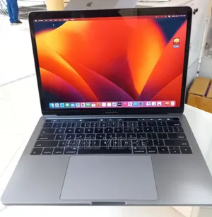 Photo - New Laptop Apple MacBook Pro 2017 8GB Intel Core I5 SSD 256GB
