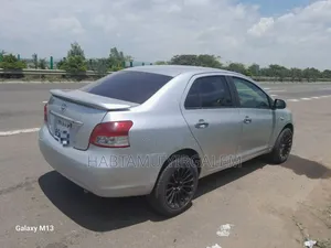 Toyota Yaris 2010 Silver