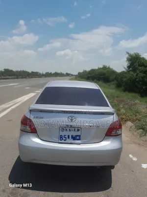 Toyota Yaris 2010 Silver