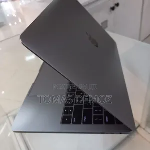 New Laptop Apple MacBook Pro 2017 8GB Intel Core I5 SSD 256GB