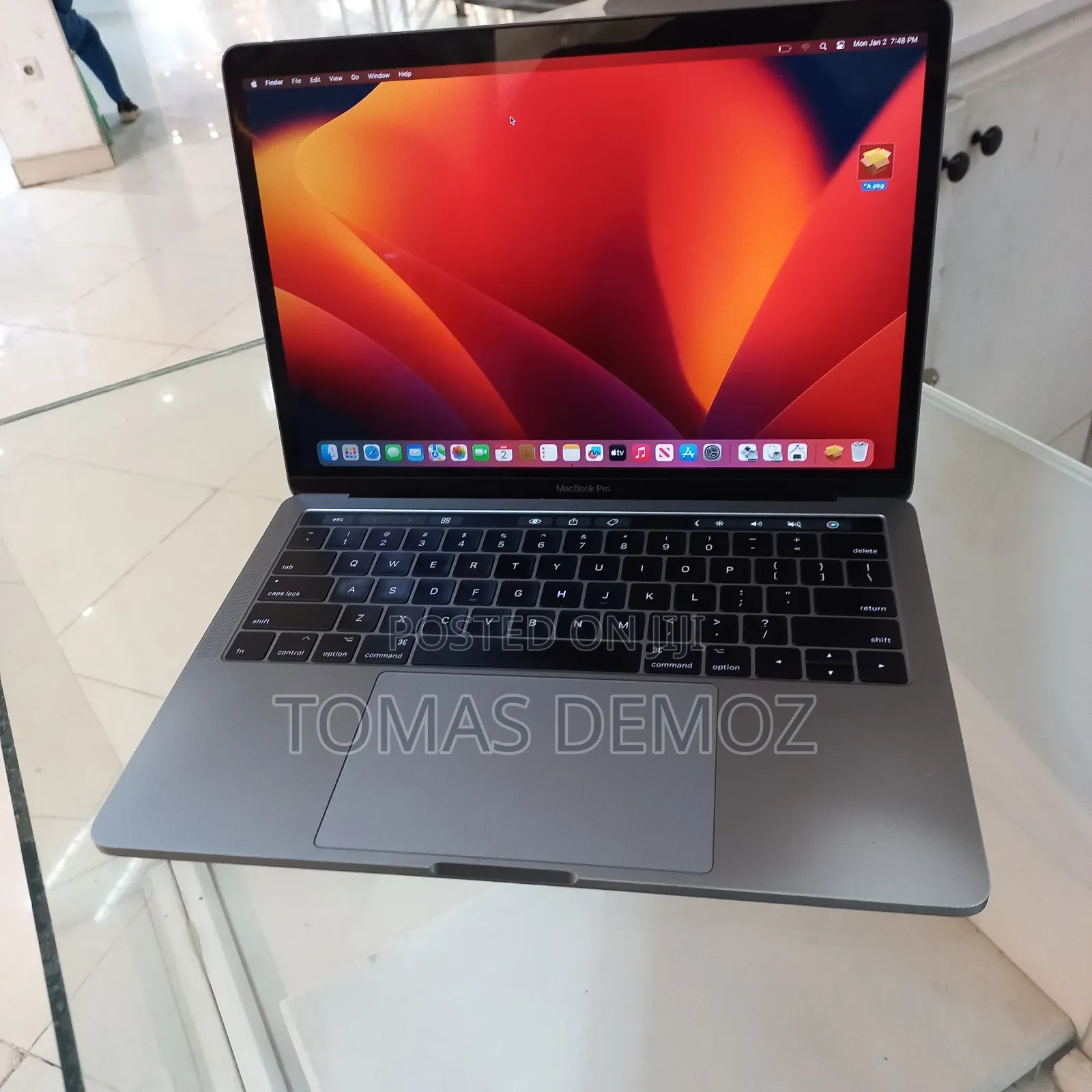 New Laptop Apple MacBook Pro 2017 8GB Intel Core I5 SSD 256GB