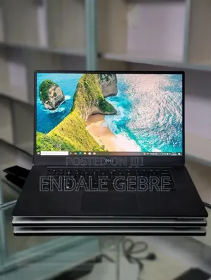 New Laptop Dell Precision 15 3520 32GB Intel Core I7 SSD 512GB