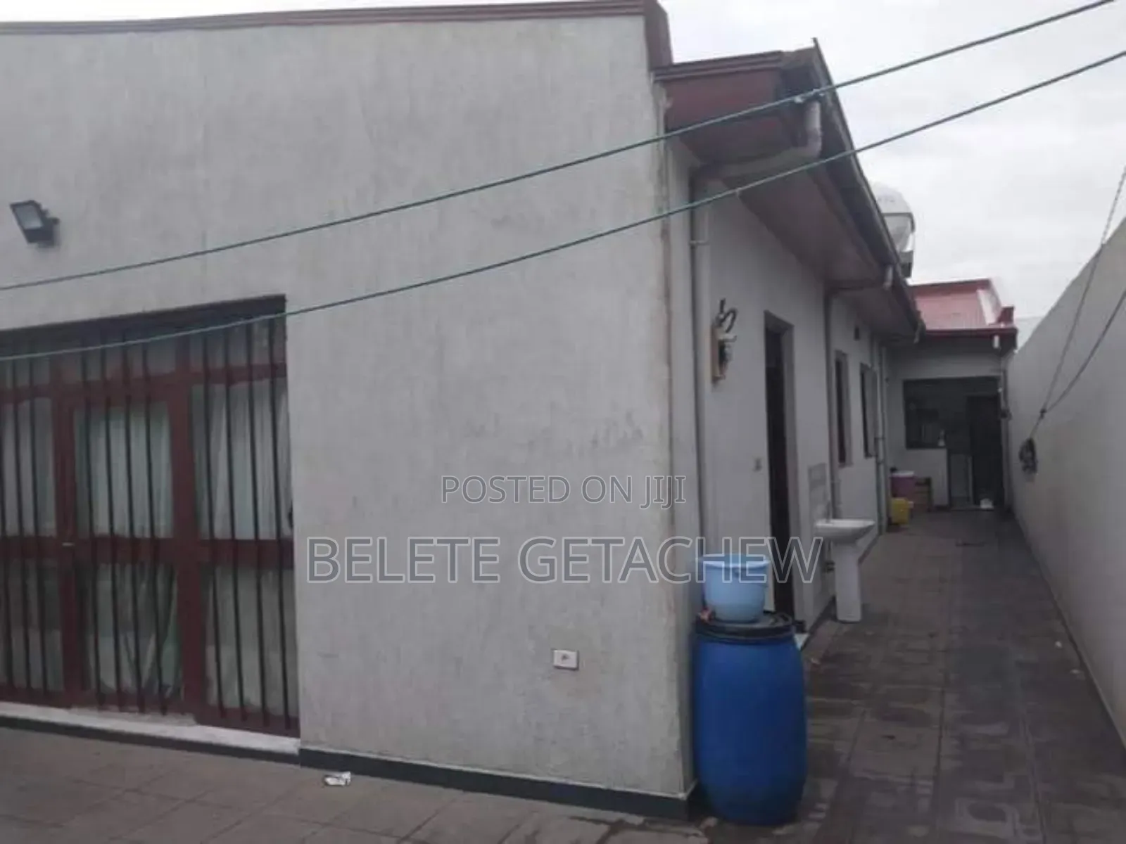 3bdrm House in Goro, L-Shape House, Bole for sale