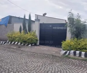 3bdrm House in Goro, L-Shape House, Bole for sale