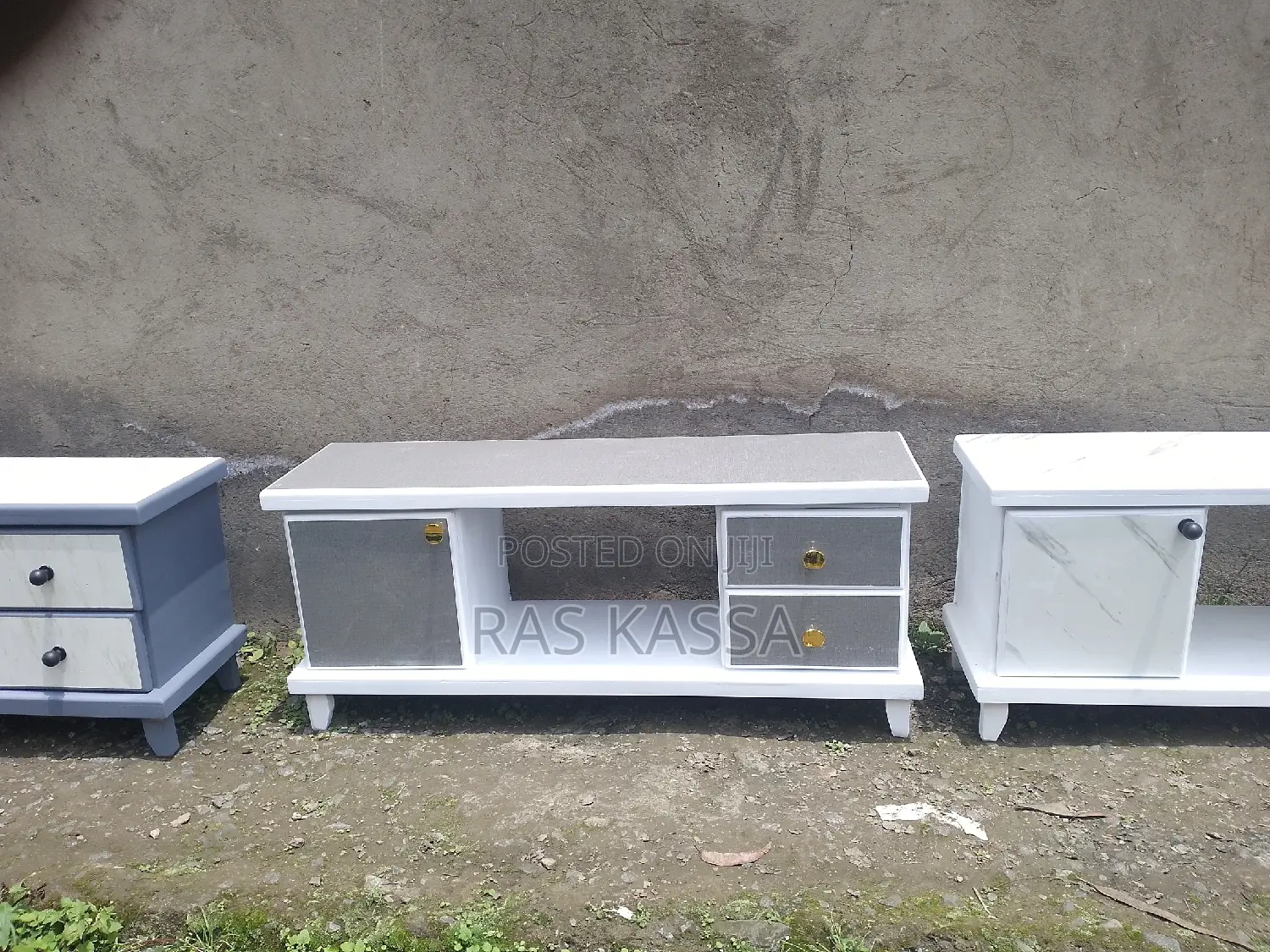 1,20 ቲቪ እስታንድ