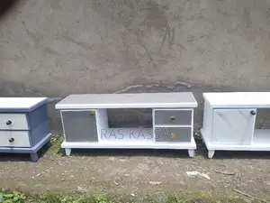 1,20 ቲቪ እስታንድ