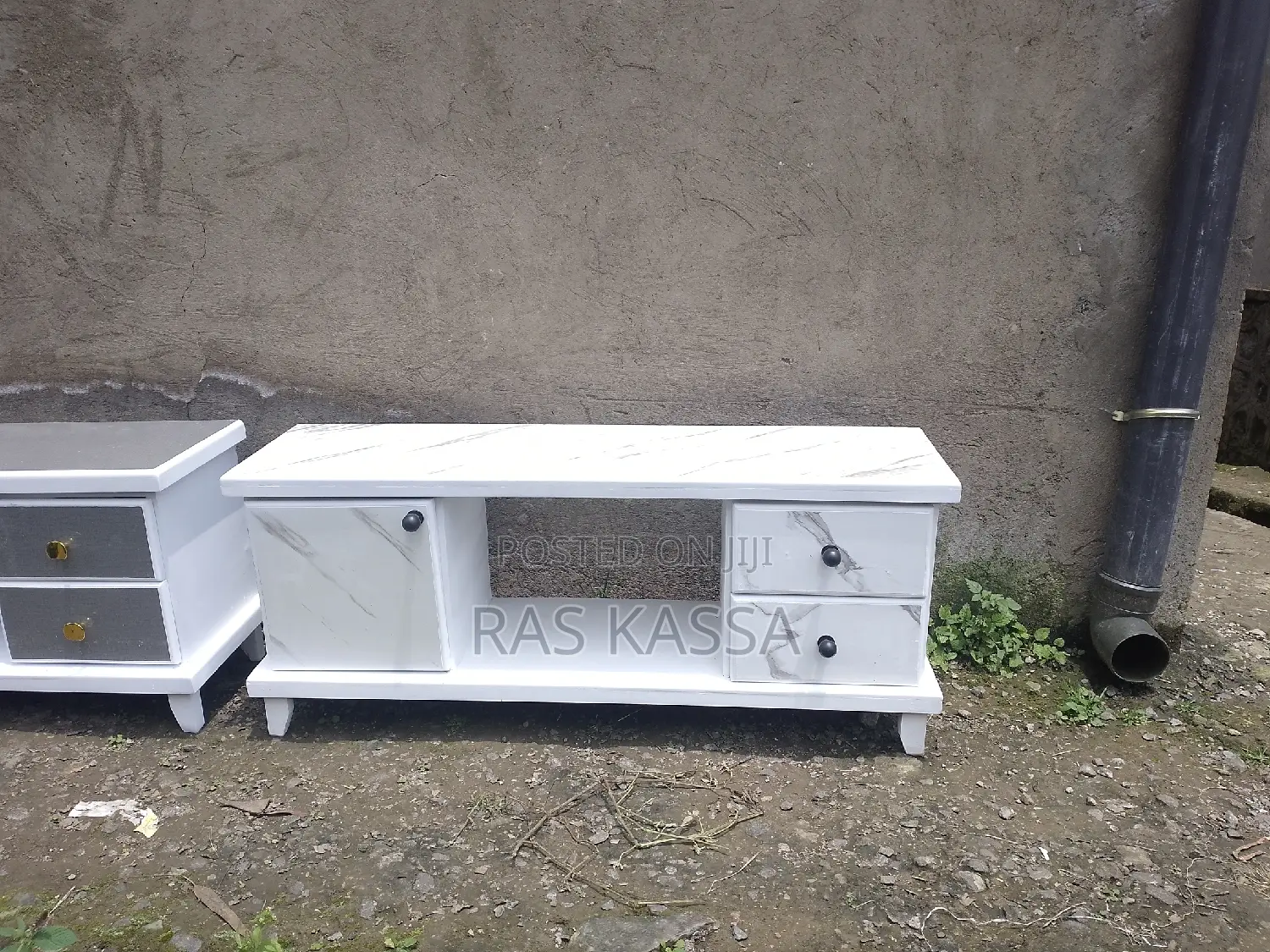 1,20 ቲቪ እስታንድ