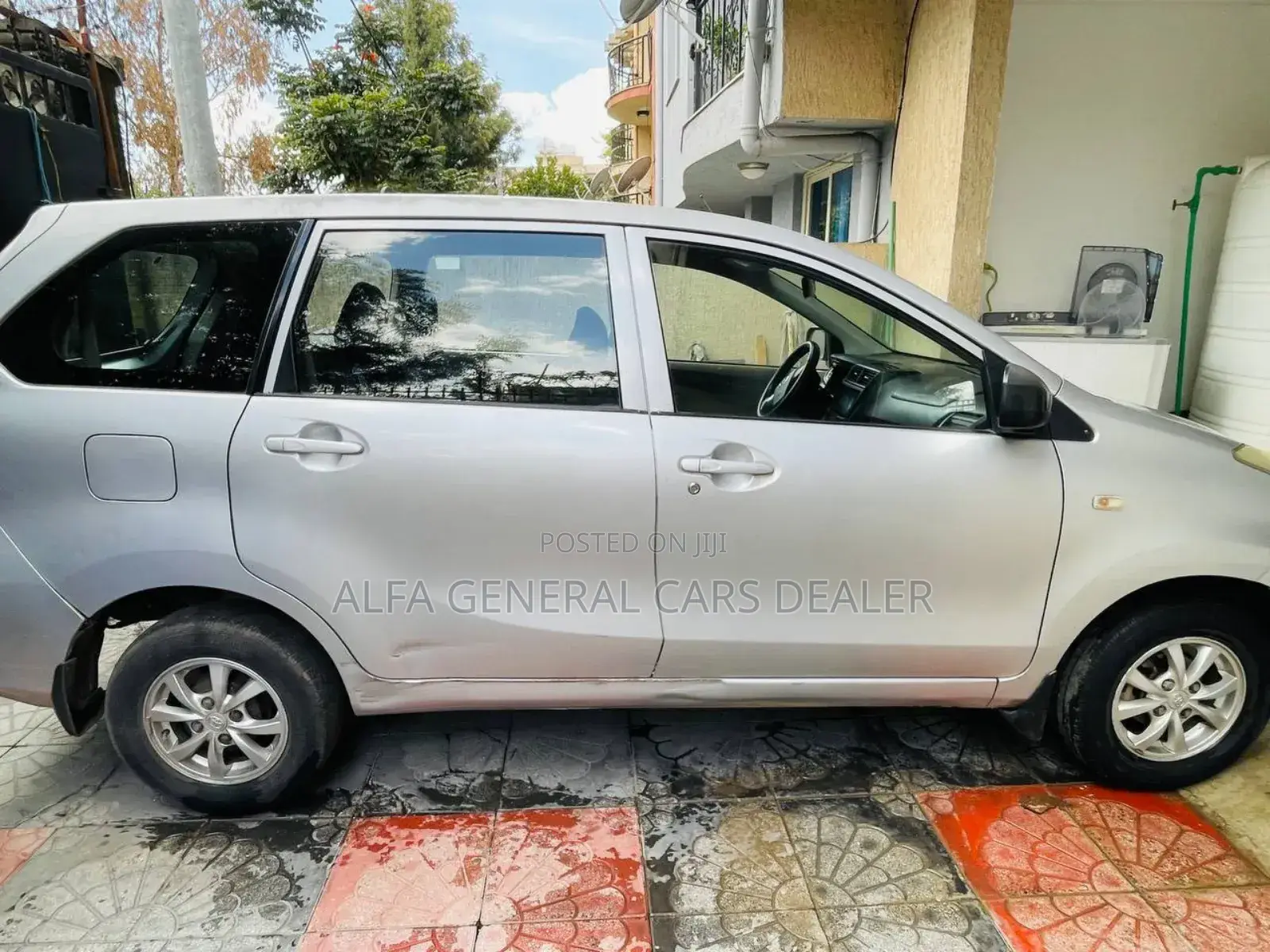 Toyota Avanza 2013 White
