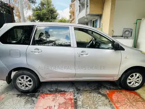 Toyota Avanza 2013 White