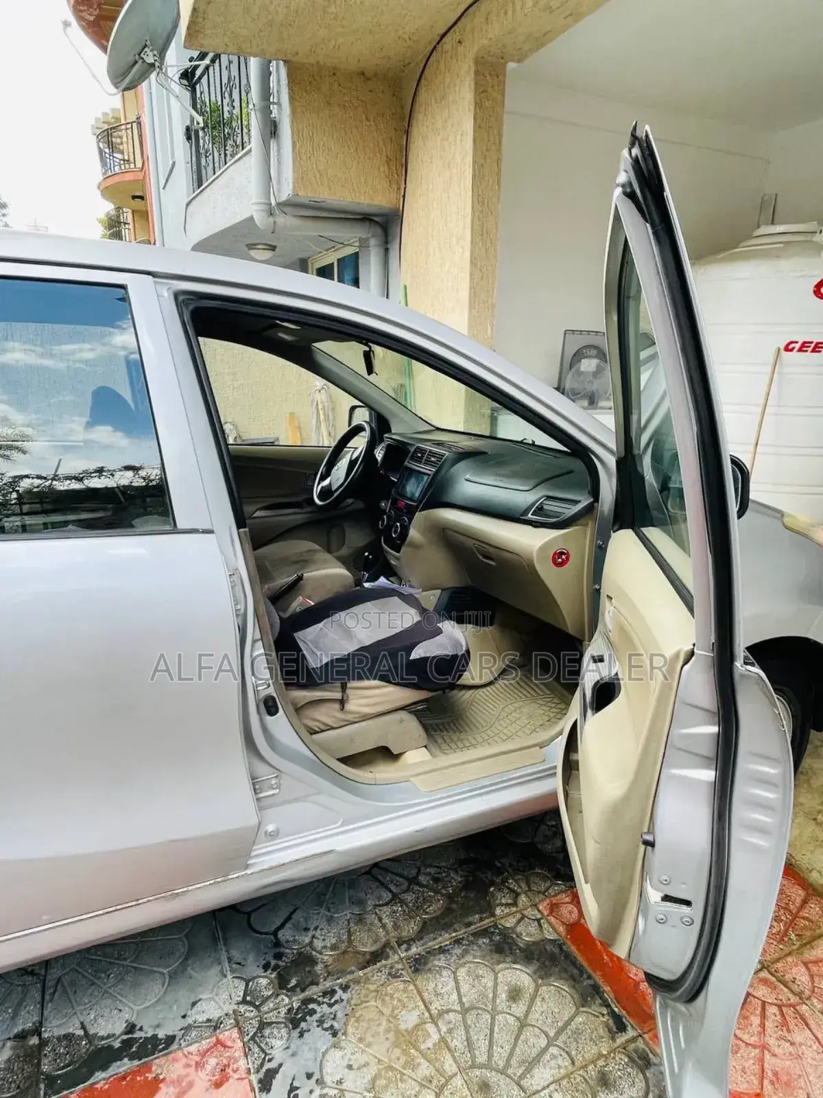 Toyota Avanza 2013 White