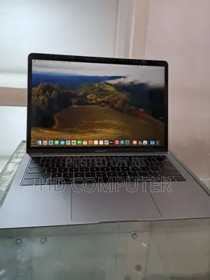 New Laptop Apple MacBook Pro 2019 8GB Intel Core I5 SSD 128GB