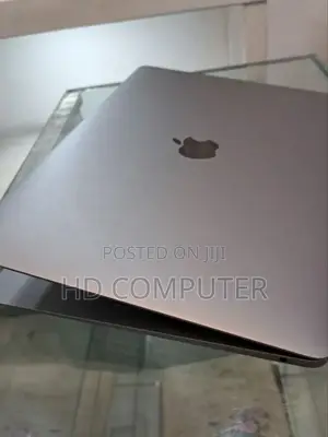 New Laptop Apple MacBook Pro 2019 8GB Intel Core I5 SSD 128GB