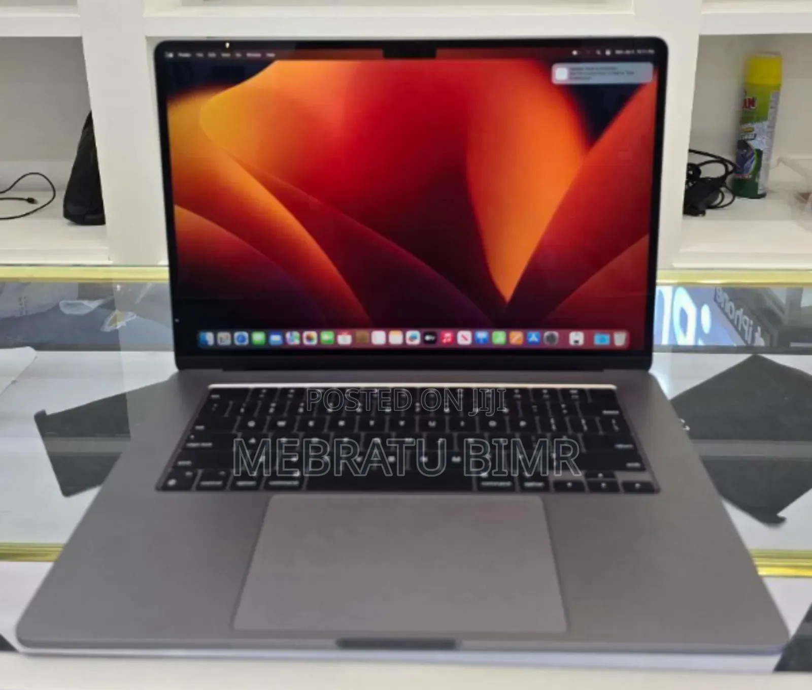 New Laptop Apple MacBook Air 2022 M2 8GB Intel Core I7 SSD 256GB