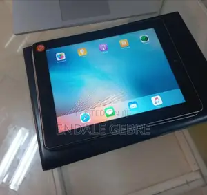 New Apple iPad 2 Wi-Fi 16 GB Gray