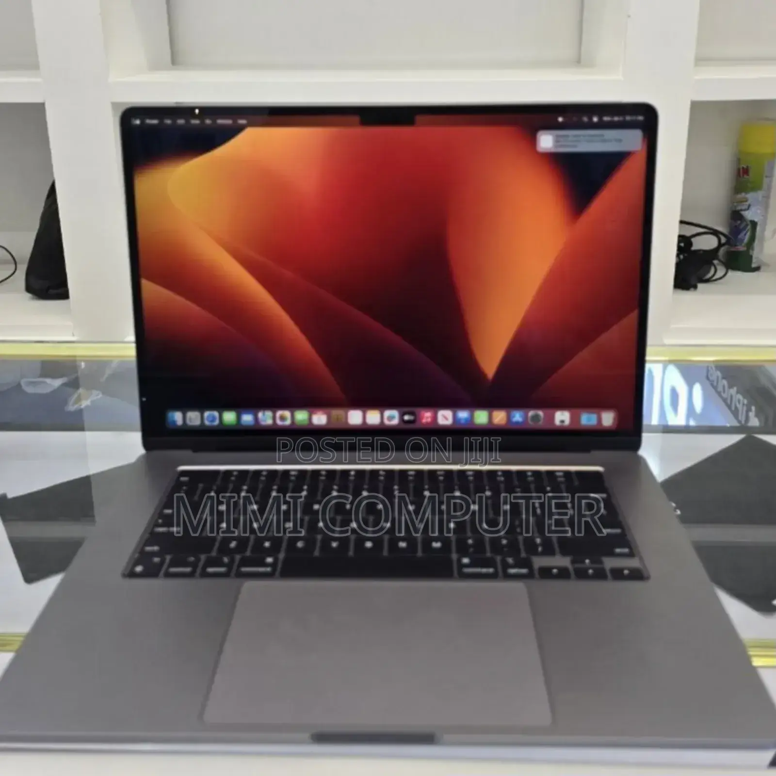 New Laptop Apple MacBook Air 2022 M2 8GB Apple M2 SSD 256GB