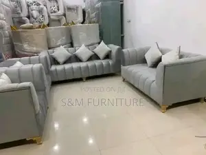 Photo - Elegant Sofa Set With Aluminium Legs.