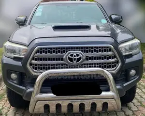 Photo - Toyota Tacoma 2016 Gray