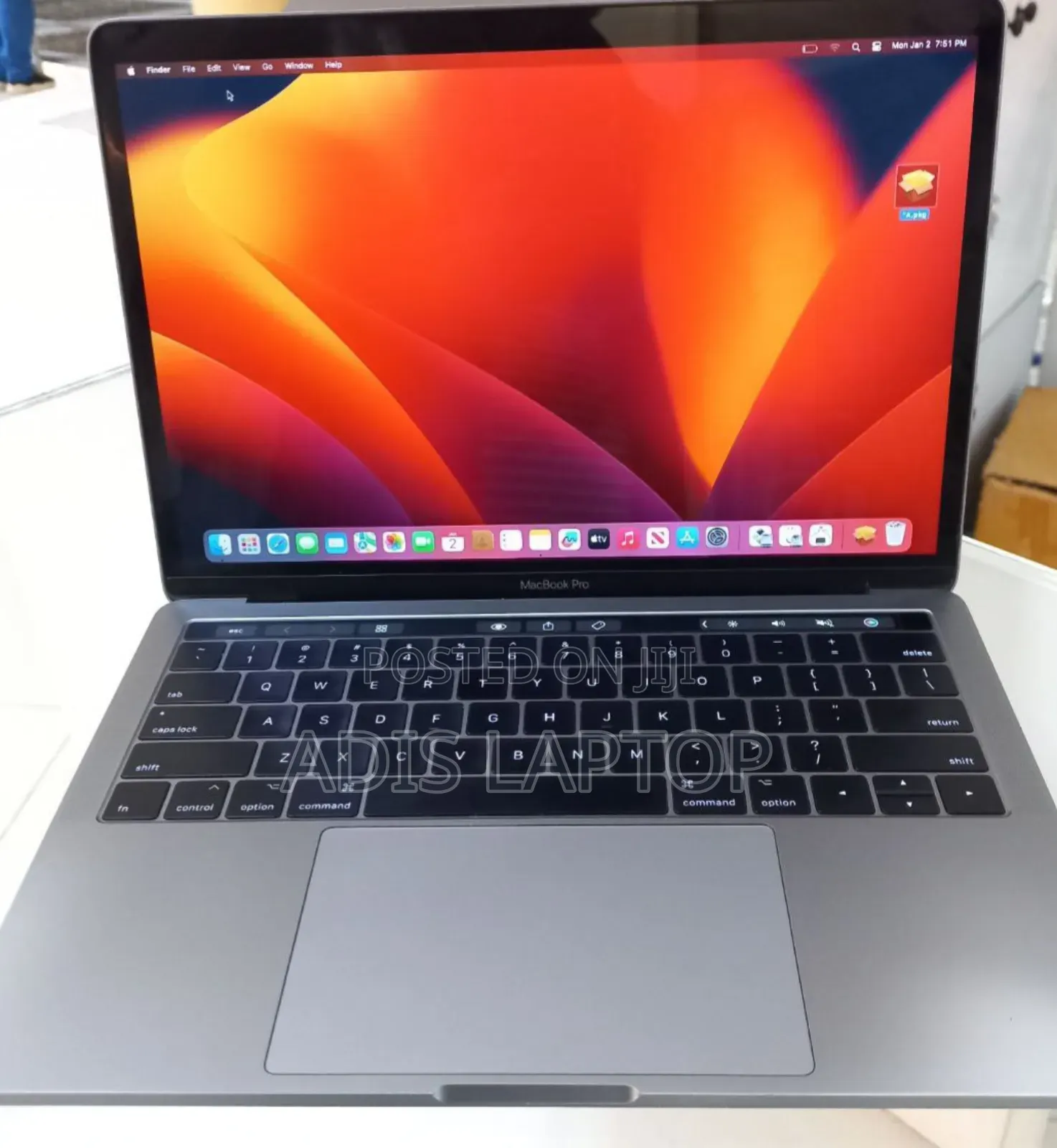 New Laptop Apple MacBook Pro 2017 8GB Intel Core I5 SSD 256GB