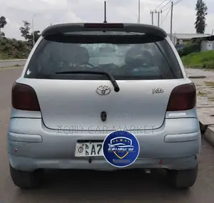 Toyota Vitz 2004 Blue