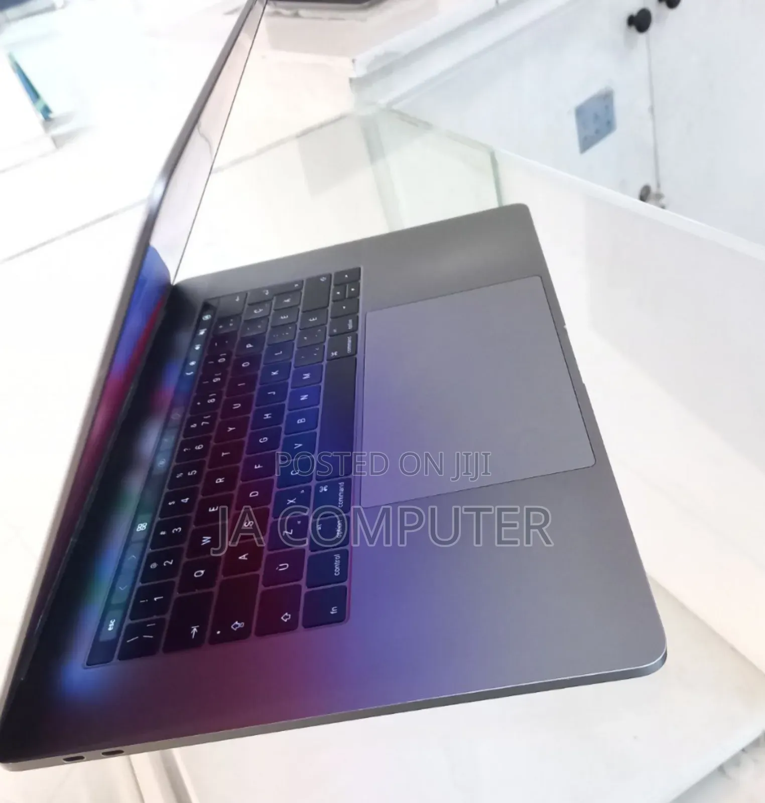 New Laptop Apple MacBook Pro 2016 16GB Intel Core I7 SSD 512GB