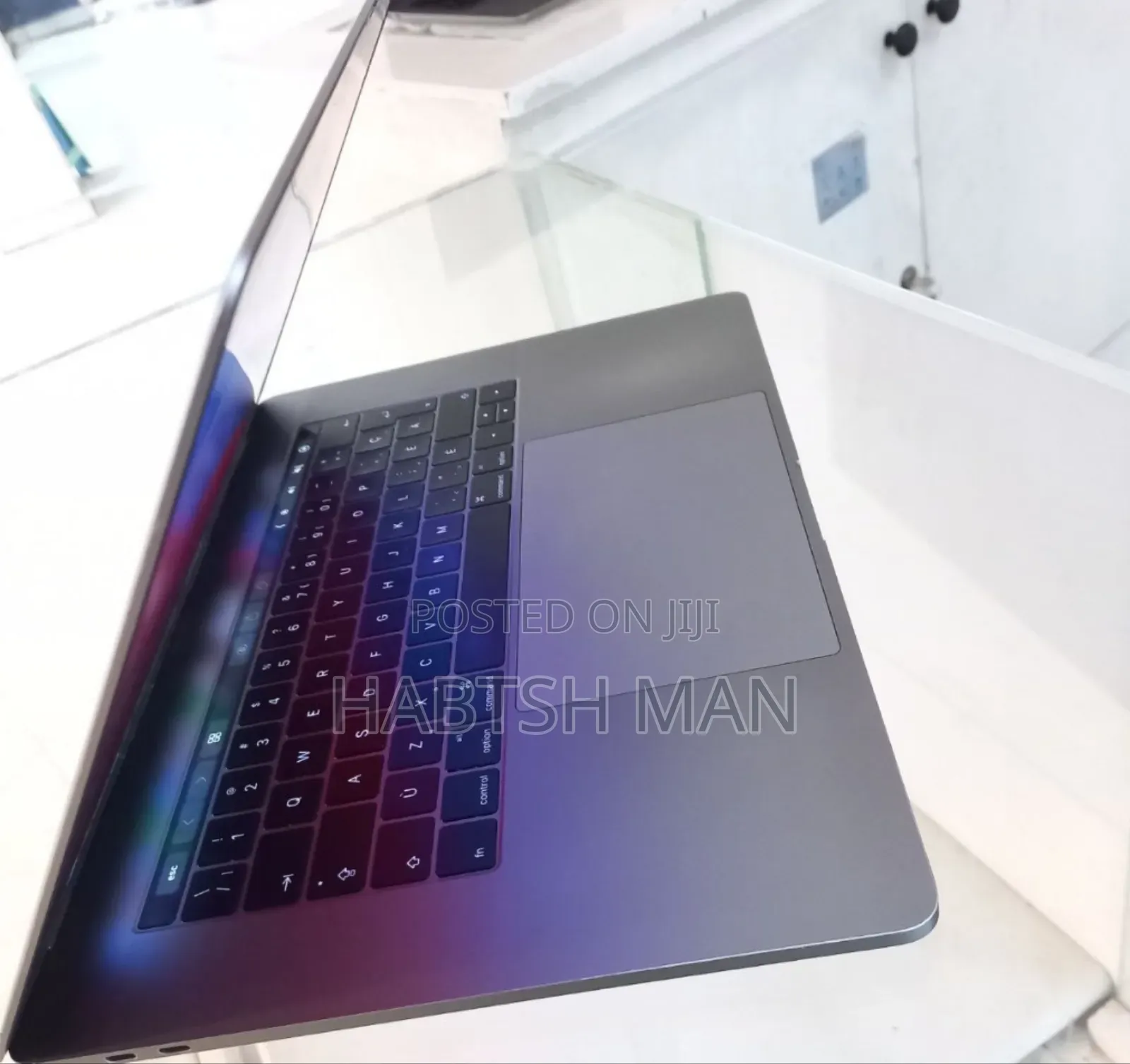 New Laptop Apple MacBook Pro 2016 16GB Intel Core I7 SSD 512GB