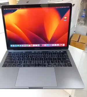 New Laptop Apple MacBook Pro 2017 8GB Intel Core I5 SSD 256GB