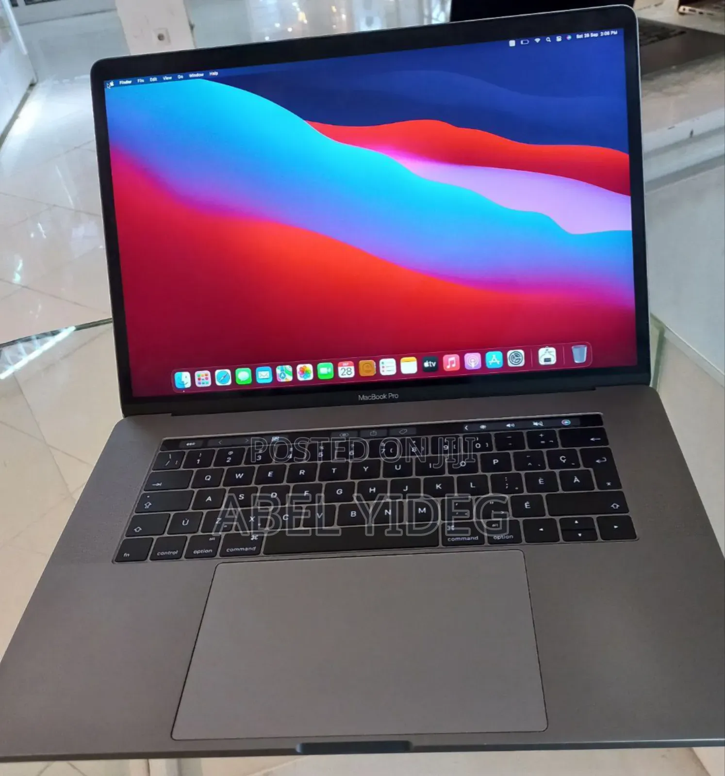 New Laptop Apple MacBook Pro 2016 16GB Intel Core I7 SSD 512GB