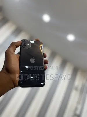 Photo - Apple iPhone 11 64 GB Black