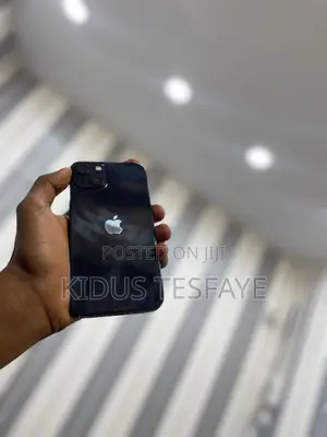 Photo - Apple iPhone 13 128 GB Blue