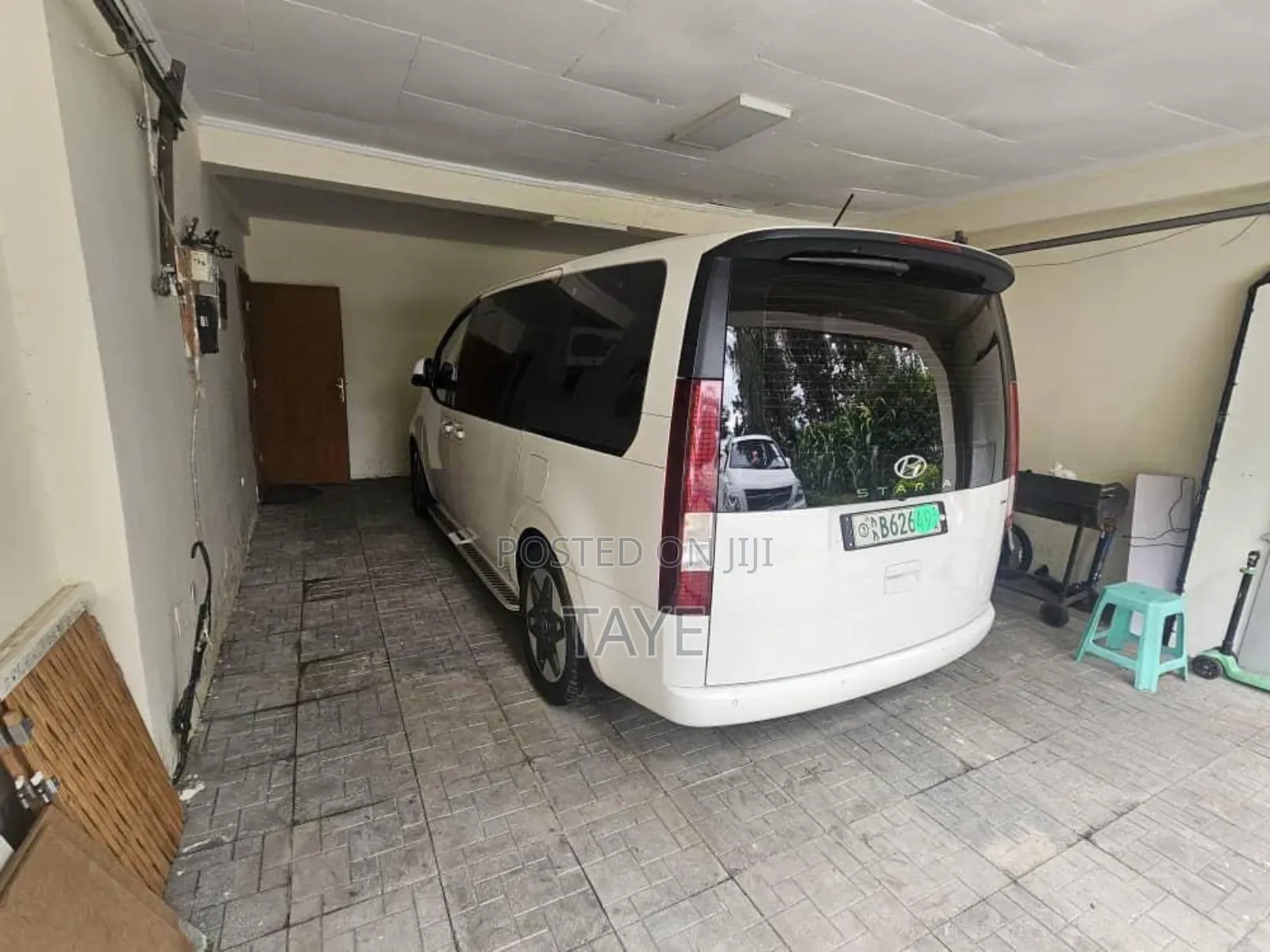 New Hyundai Starex 2022 White