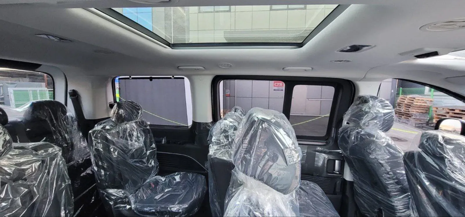 New Hyundai Starex 2022 White