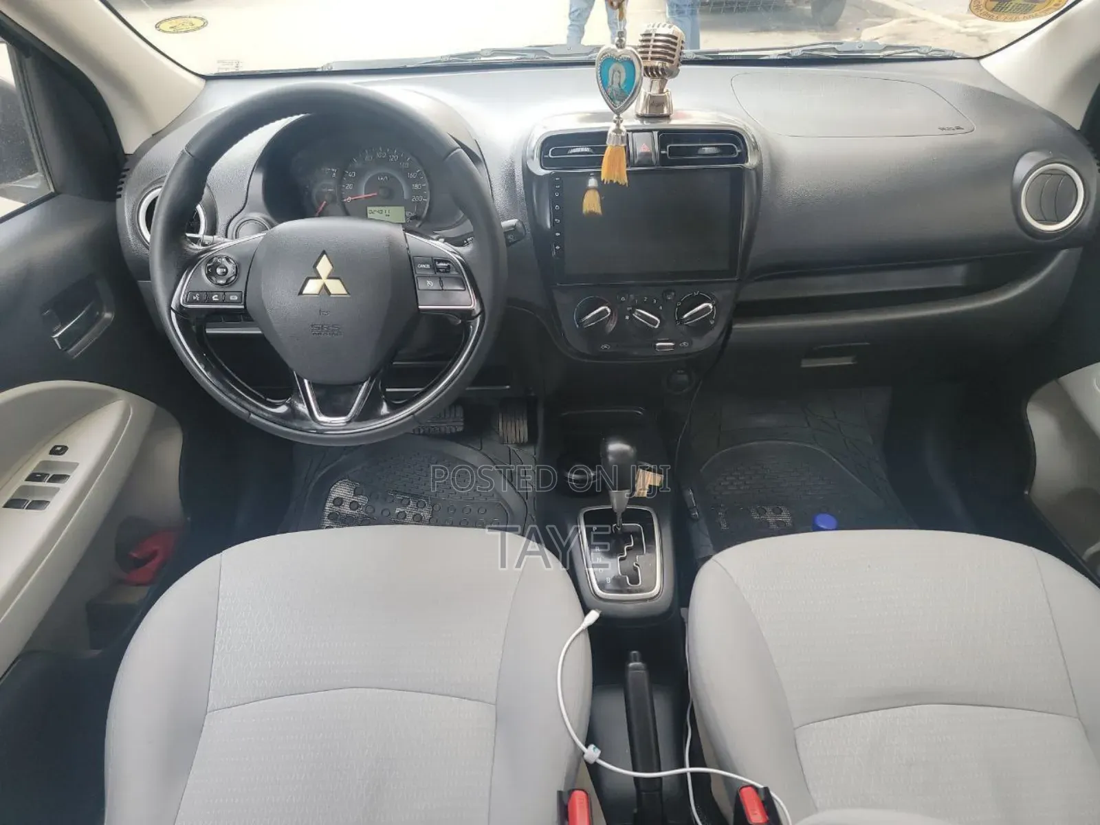 Mitsubishi Attrage 2021 Silver