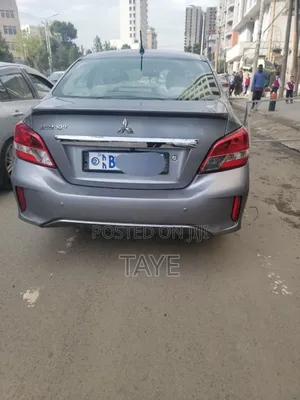 Mitsubishi Attrage 2021 Silver