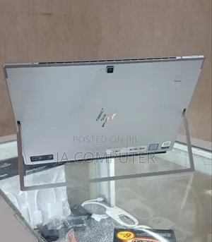 New Laptop HP X2 210 G2 16GB Intel Core I5 SSD 256GB