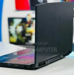 New Laptop MSI Katana 15 16GB Intel Core I7 SSD 512GB