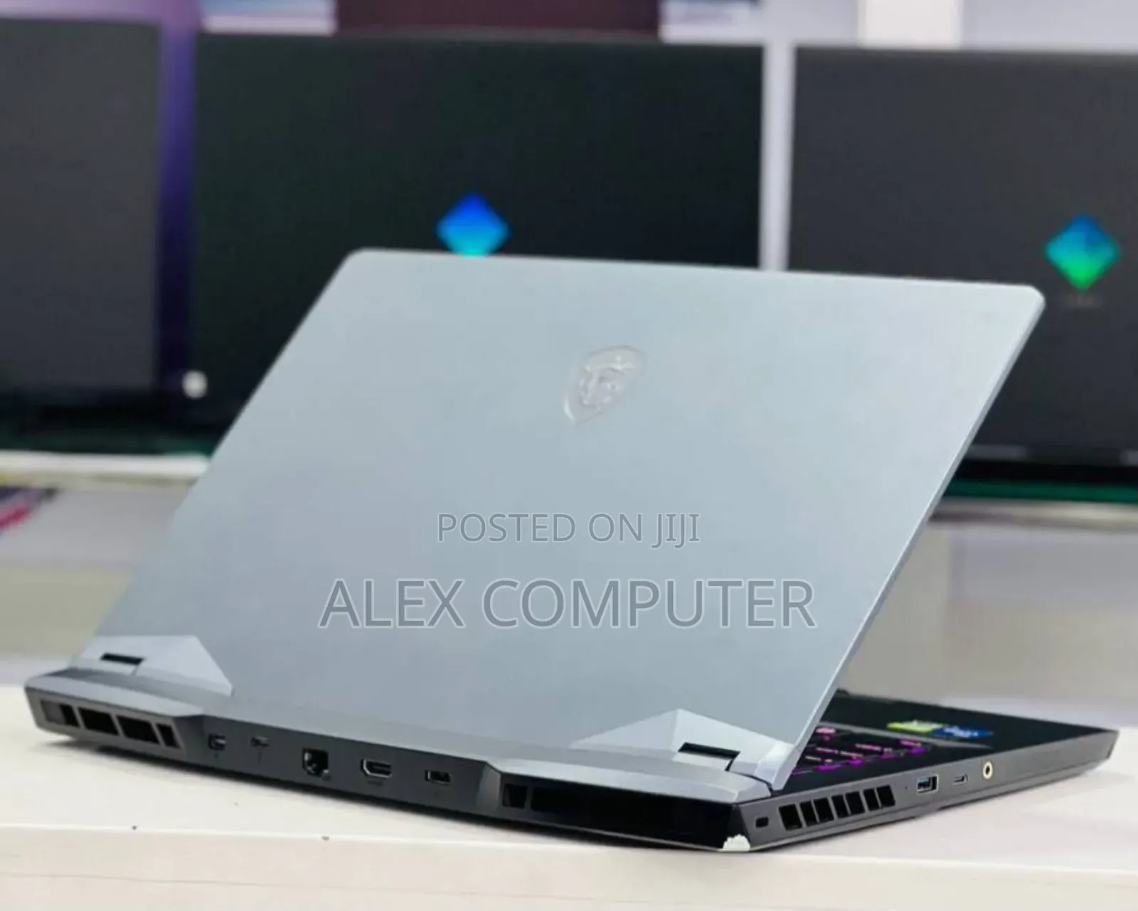 New Laptop MSI Raider GE76 12UGS 16GB Intel Core I7 SSD 1T