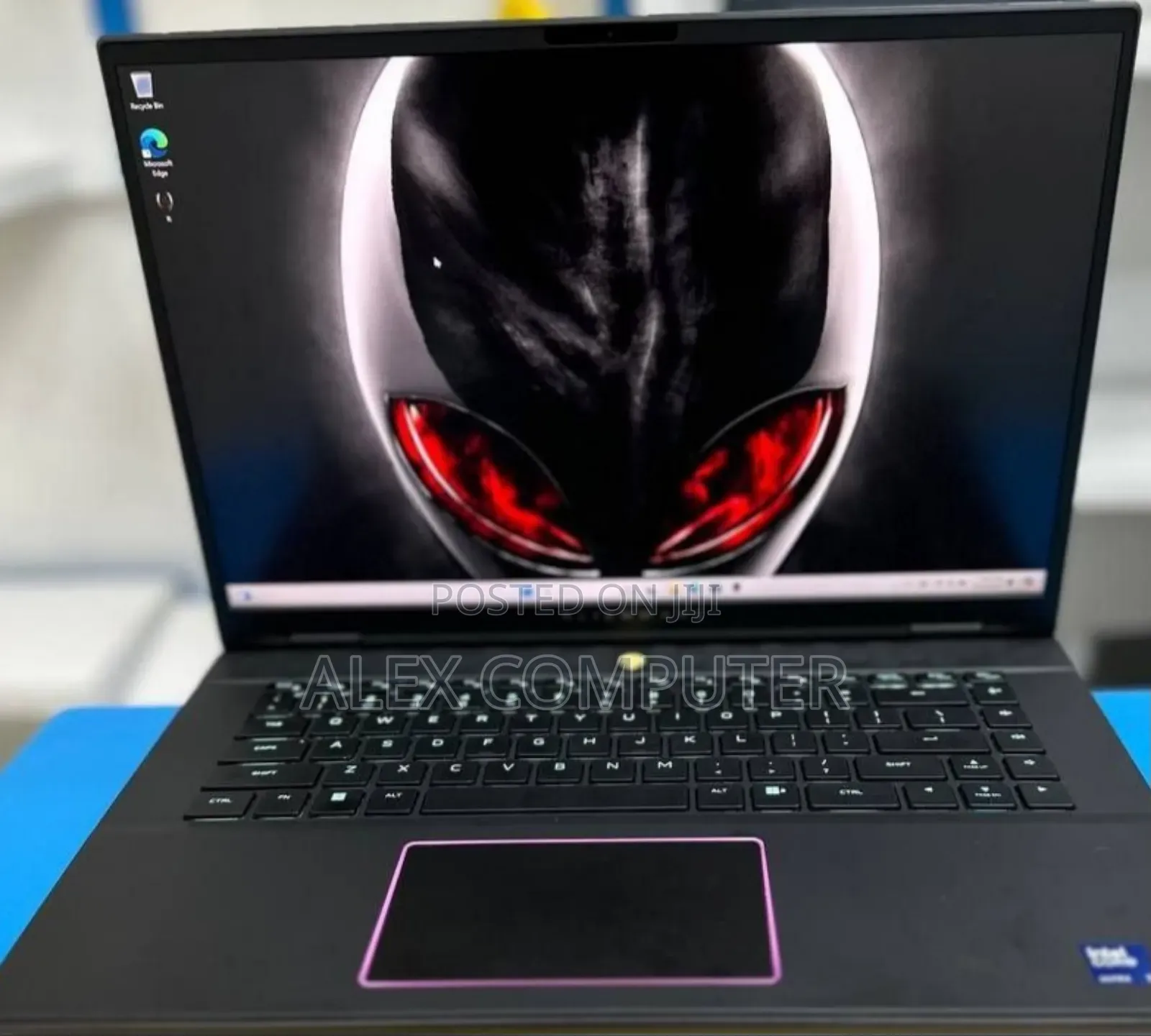 New Laptop Alienware M17x R2 16GB Intel Core I7 SSD 1T