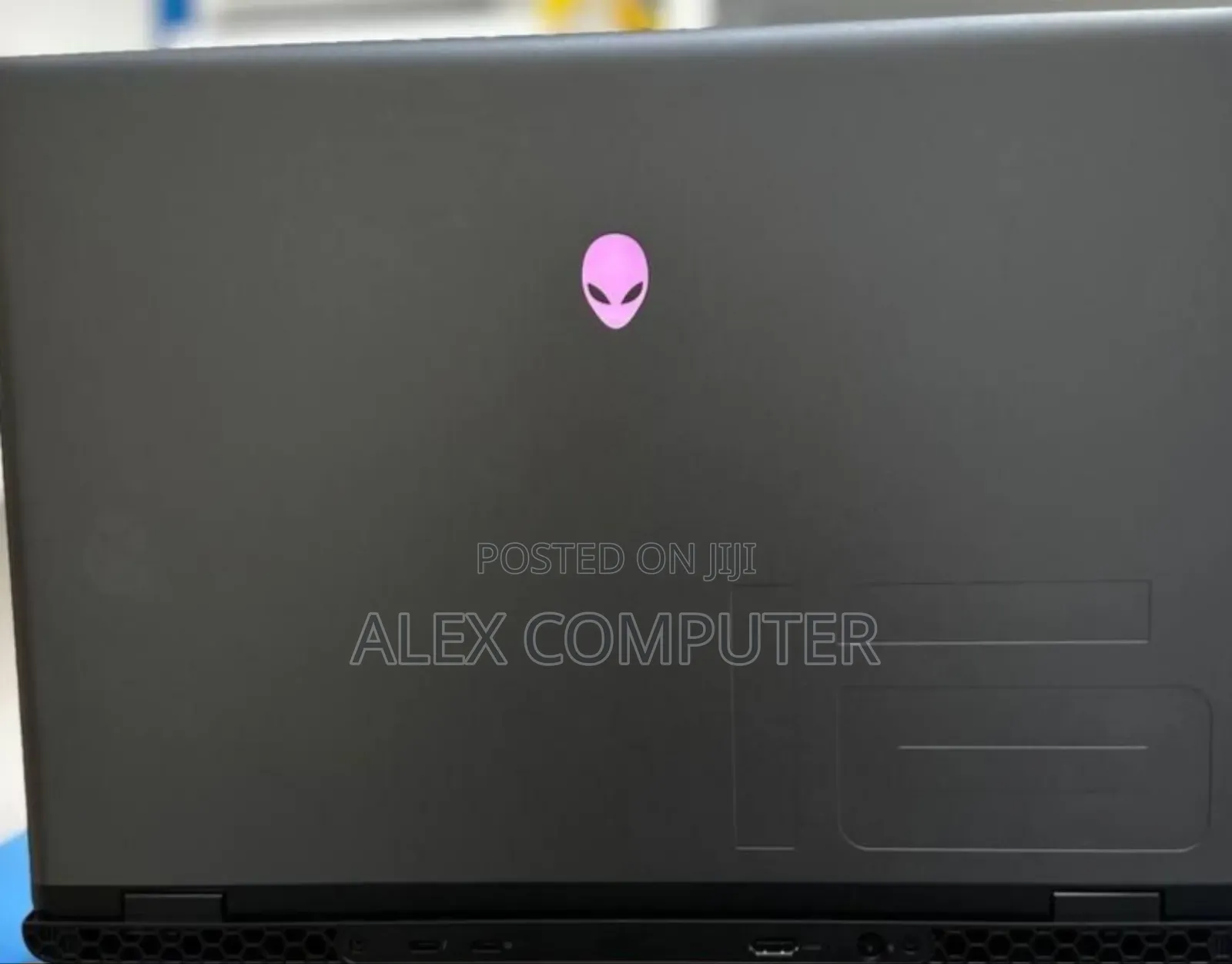 New Laptop Alienware M17x R2 16GB Intel Core I7 SSD 1T