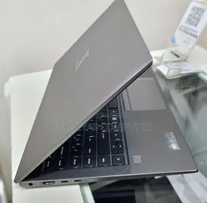 New Laptop HP ZBook Firefly G8 16GB Intel Core I7 SSD 512GB