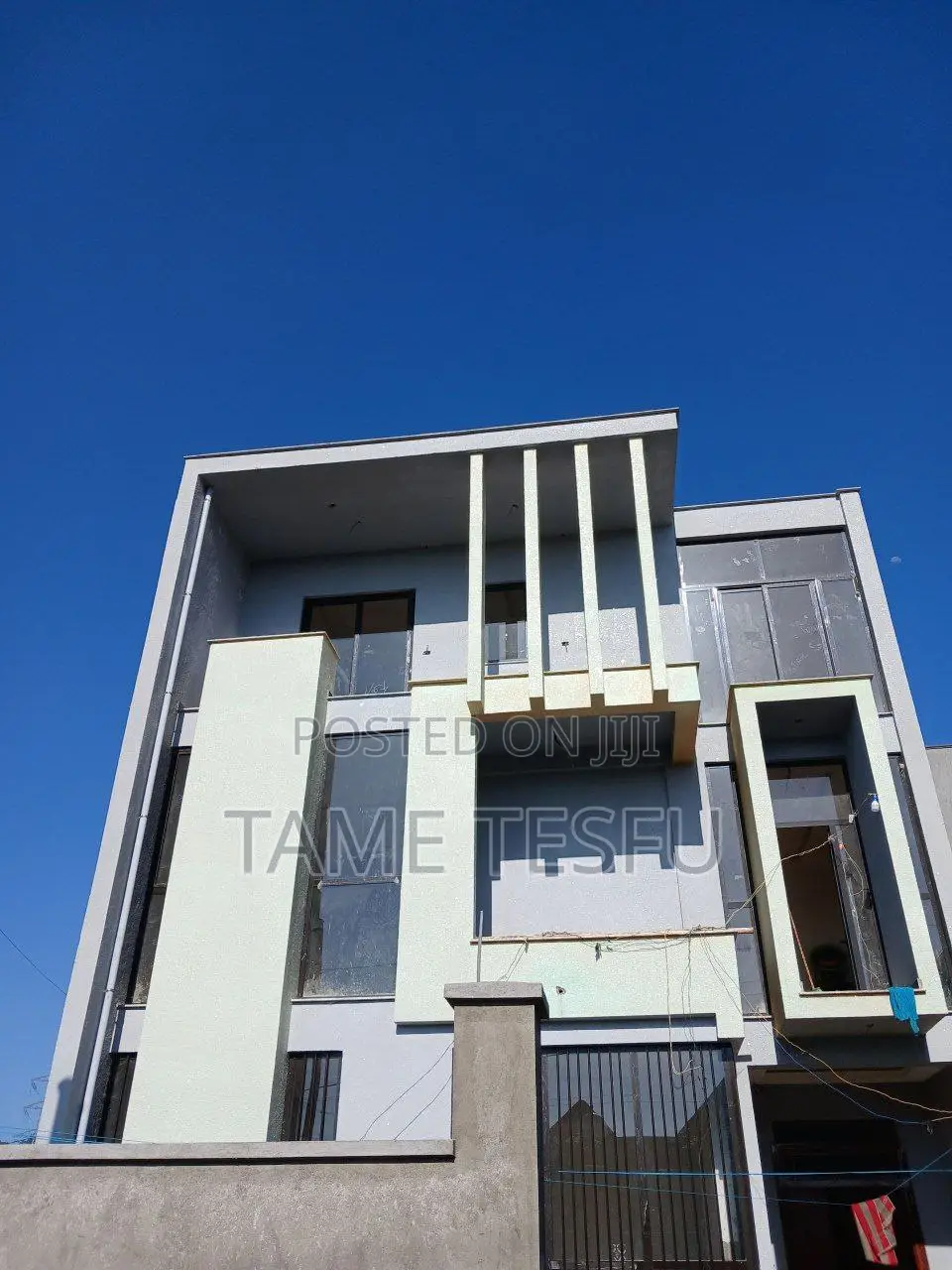 Furnished 6bdrm Maisonette in Hayat, Bole for sale