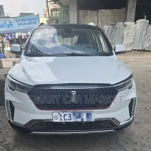 Photo - Bestune T33 1.2 FWD 2022 White