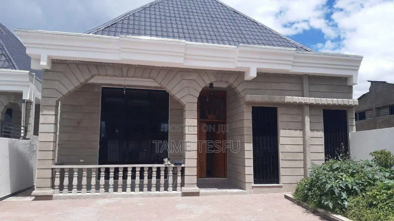 Furnished 4bdrm Villa in Jakiros, Bole for sale